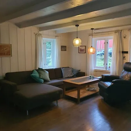Tufte Karhus * Kvamme